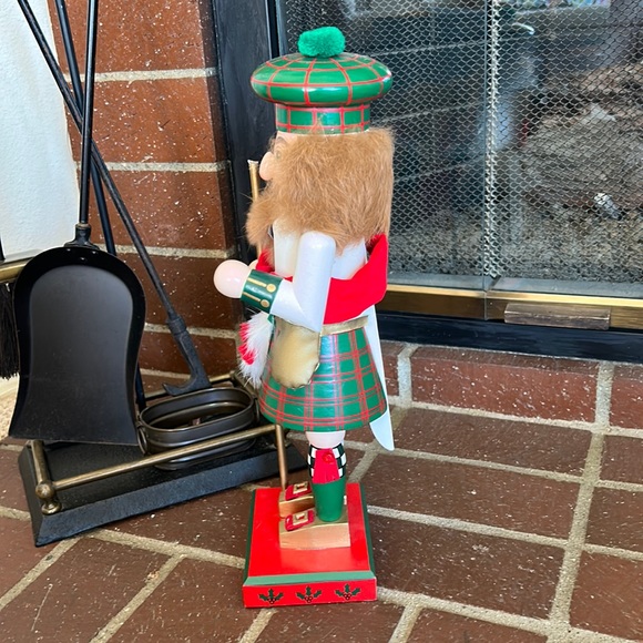 Rare! Vintage 1997 Old World Nutcracker Village  16" Scotsman Nutcracker - Picture 6 of 11